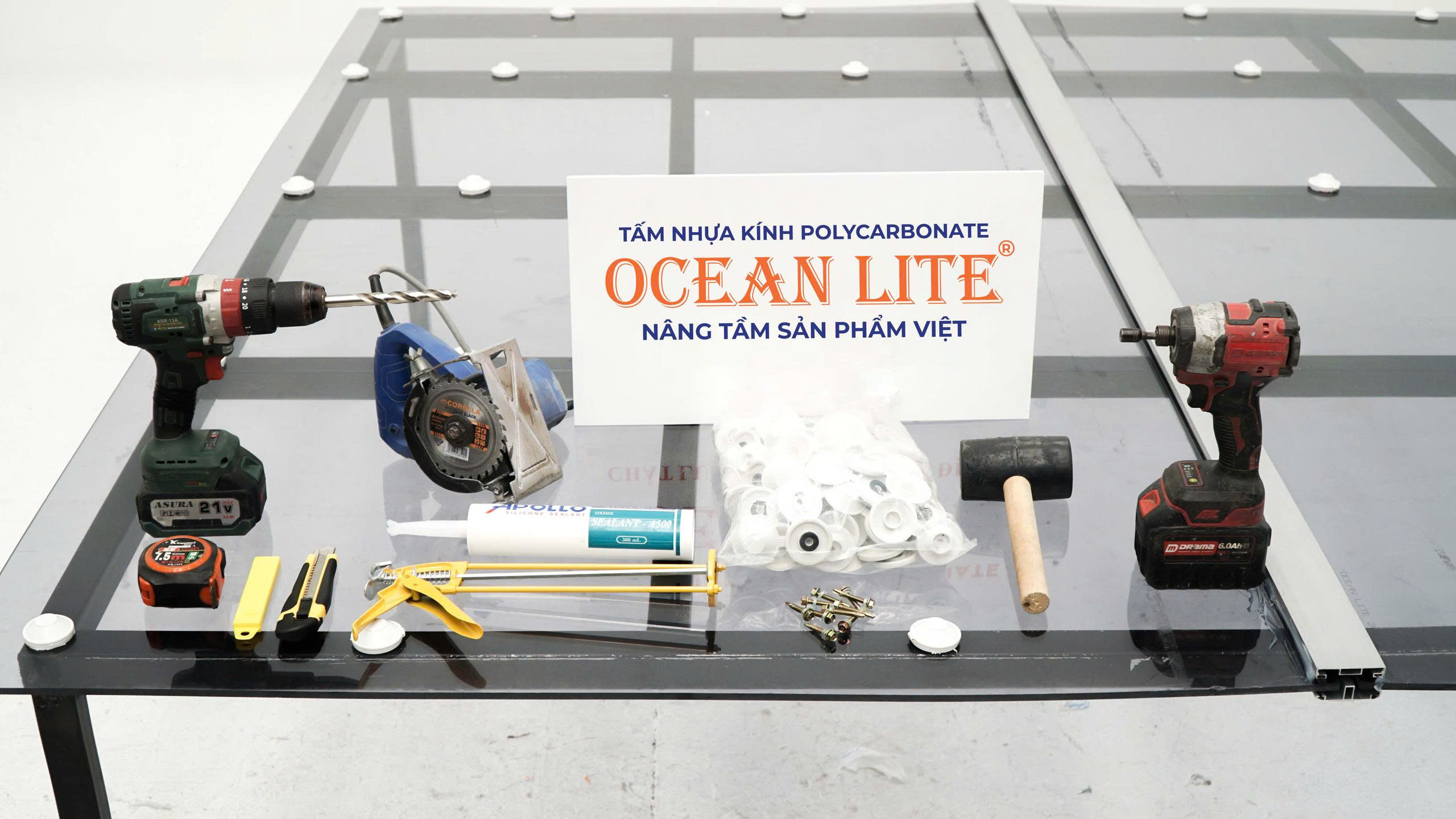 Dụng cụ thi công tấm polycarbonate rỗng ruột
