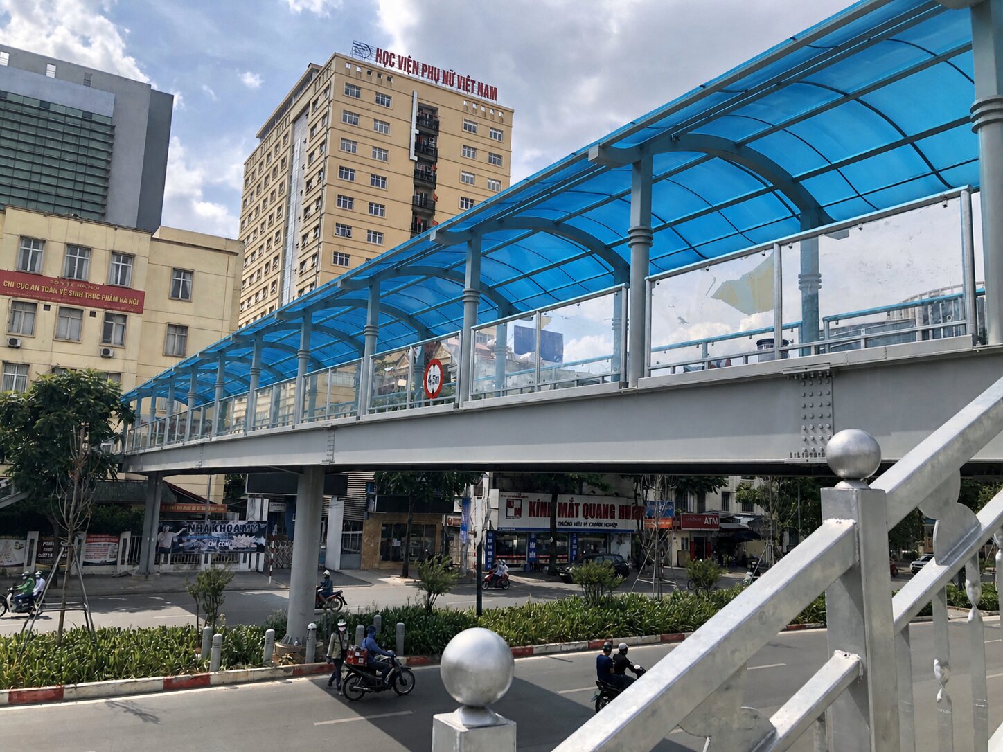 Ứng dụng tấm polycarbonate rỗng 6mm 