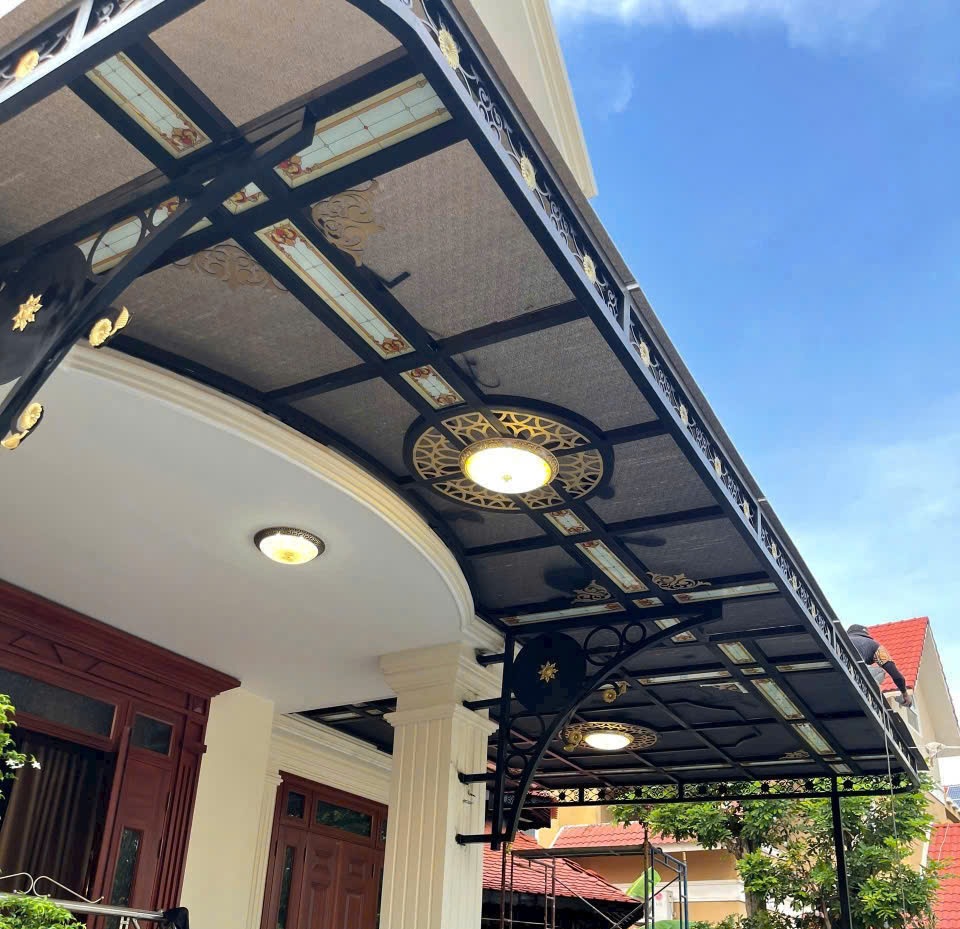 tấm lợp lấy sáng loại nào tốt - polycarbonate đặc sần
